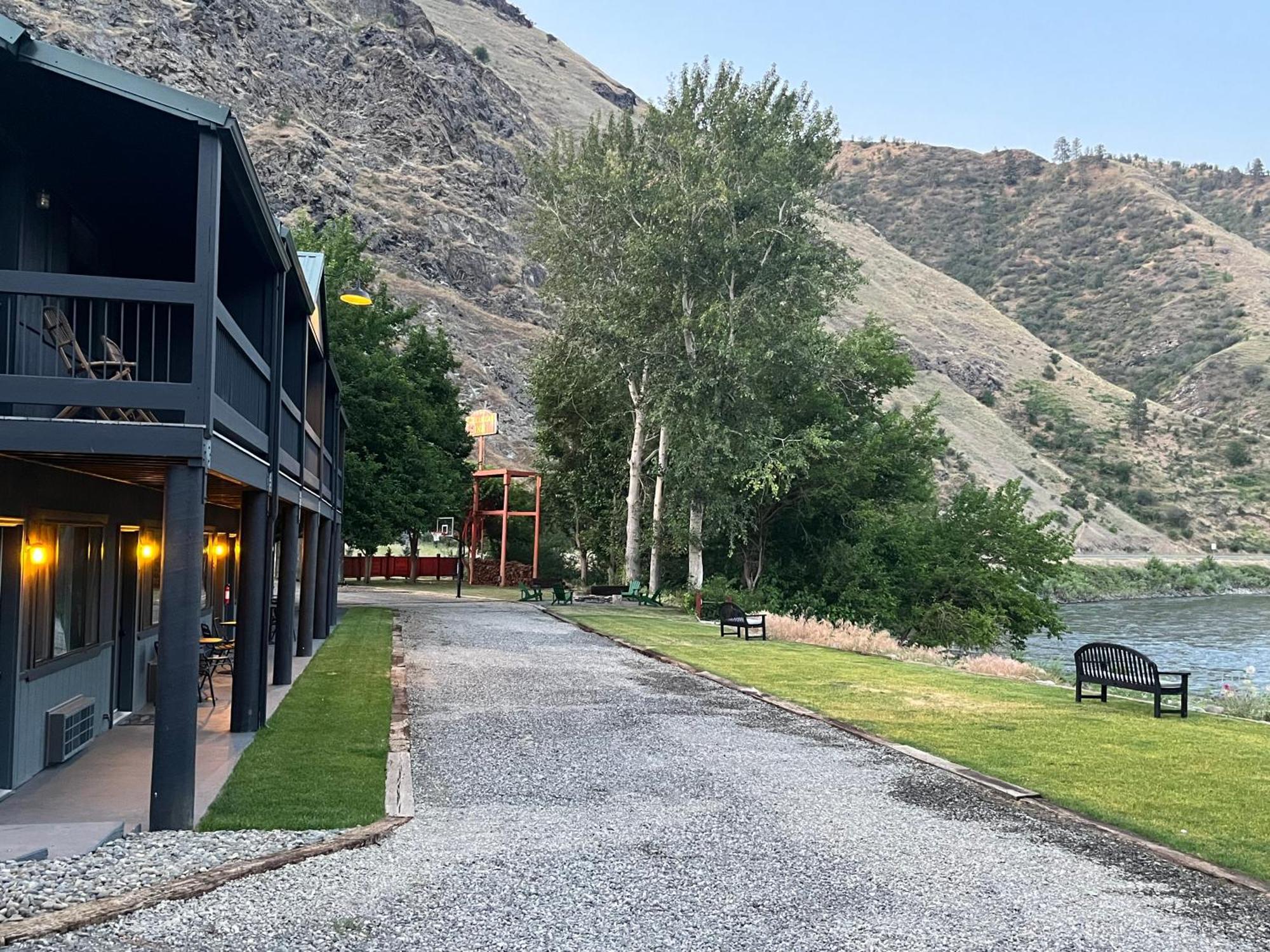Steelhead Lodge Lucile Экстерьер фото